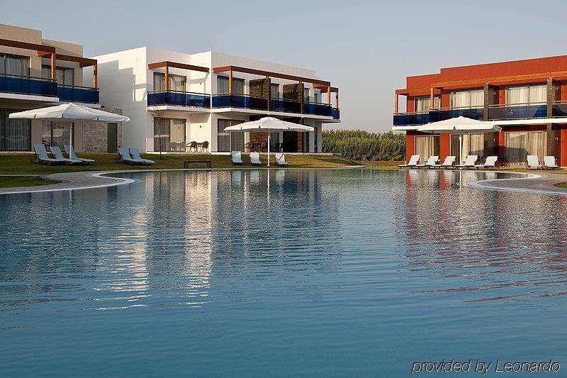 Aegean Breeze Fánai
