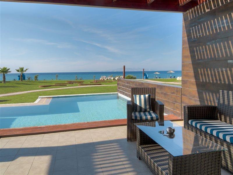 Aegean Breeze Feriested Fánai