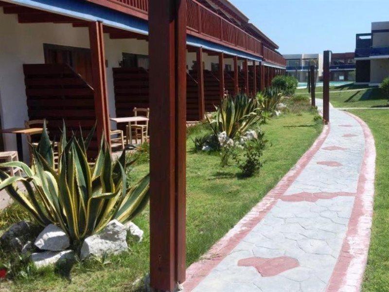 Aegean Breeze Feriested Fánai