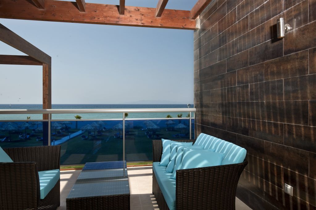 Aegean Breeze 5* Fánai